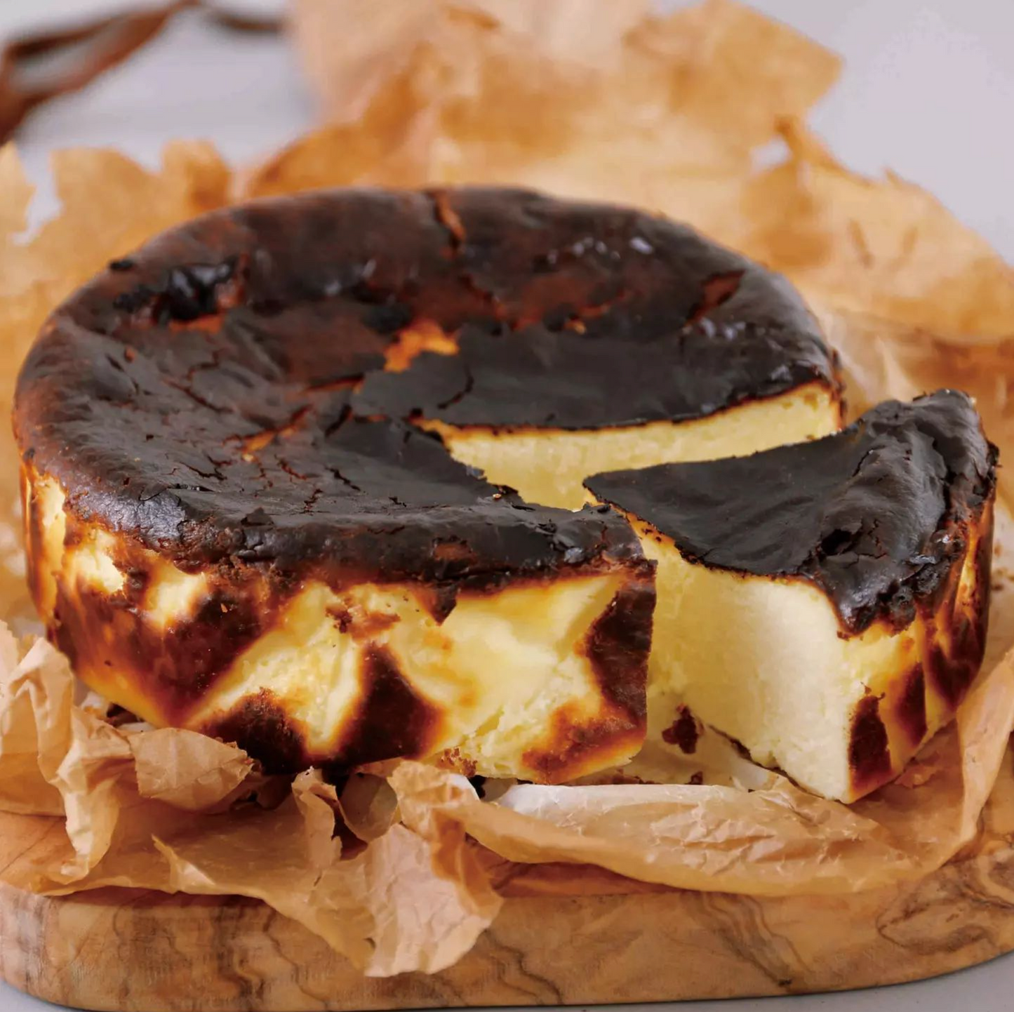 ◤ Frozen food◢ Hokkaido Mireica Basque Burnt Cheesecake Sapporo Basque Burnt Cheesecake 350g