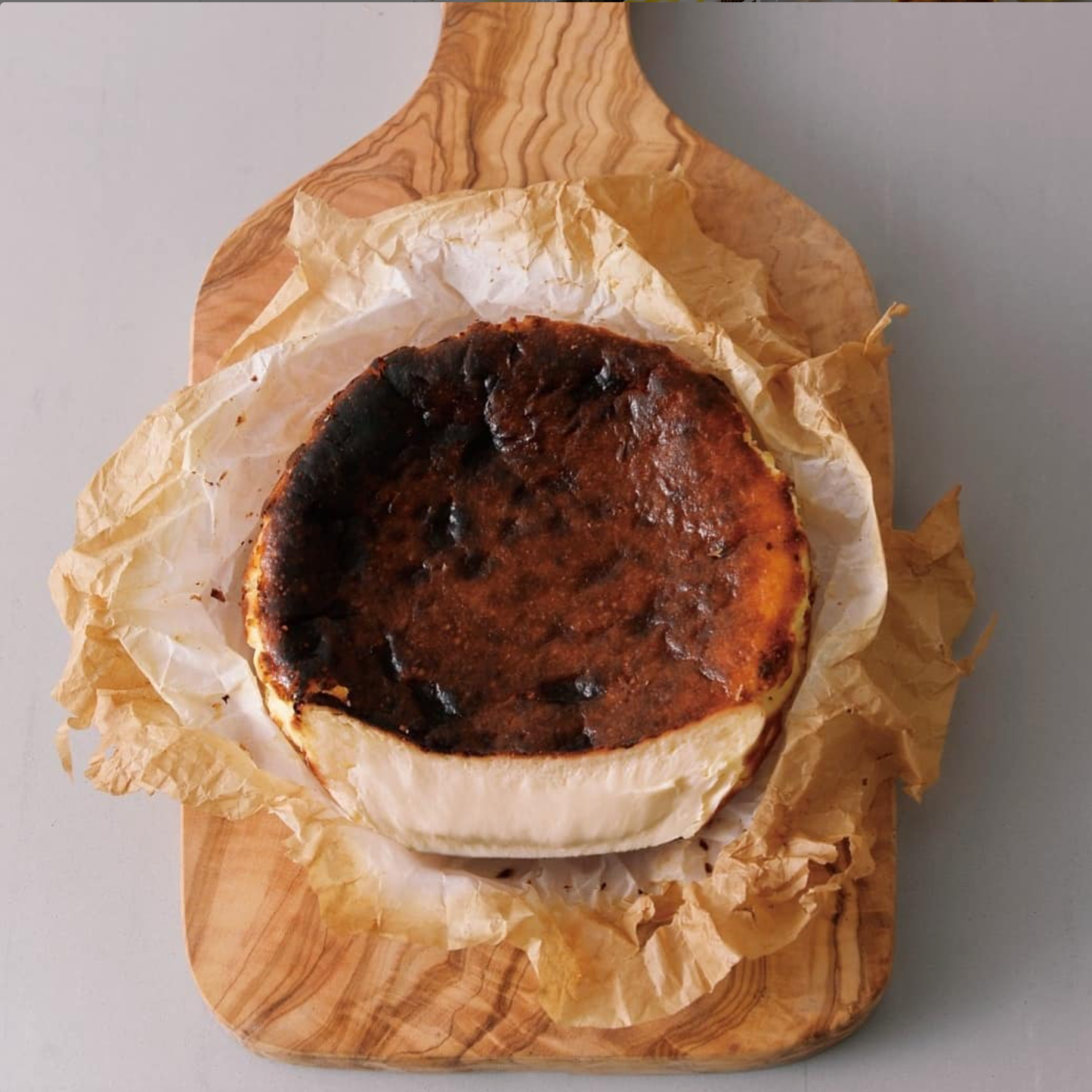 ◤ Frozen food◢ Hokkaido Mireica Basque Burnt Cheesecake Sapporo Basque Burnt Cheesecake 350g