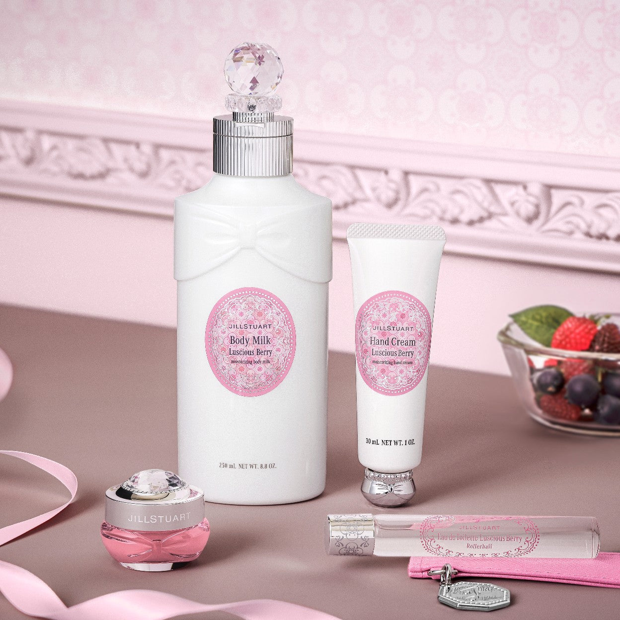 日本 Jill Stuart Beauty|Lifestyle Collection - Body Milk|白色花香 ✿ 奶茶合湊 ✿ 甘美漿果|身體補濕潤膚乳液 250ml