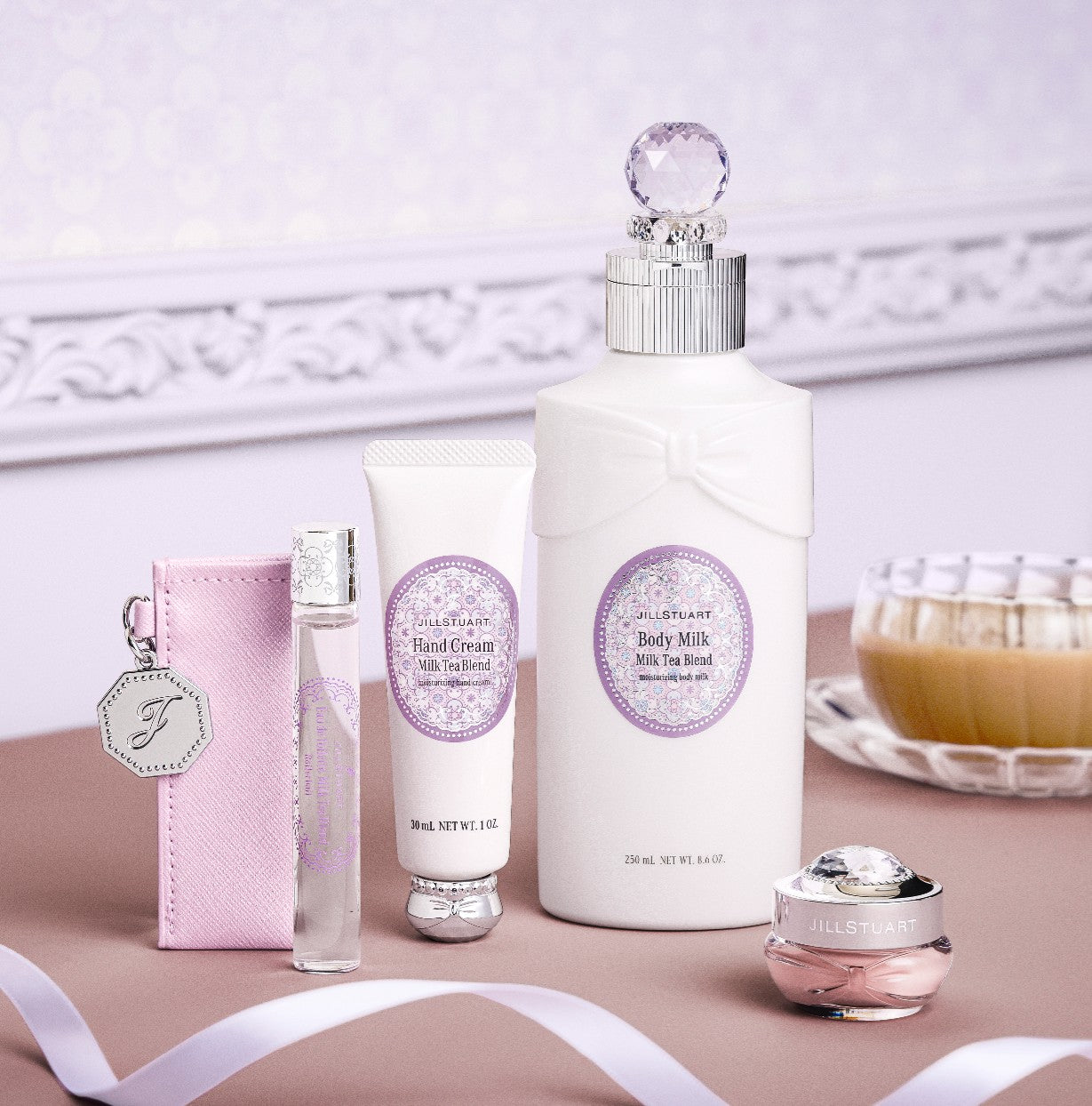 日本 Jill Stuart Beauty|Lifestyle Collection - Body Milk|白色花香 ✿ 奶茶合湊 ✿ 甘美漿果|身體補濕潤膚乳液 250ml