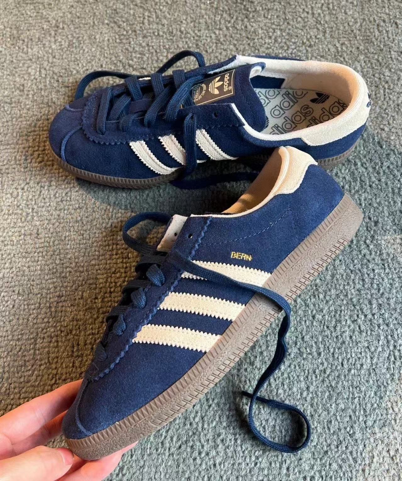韓國 Adidas Originals Bern 復古 麂皮 海軍藍 / 米白色