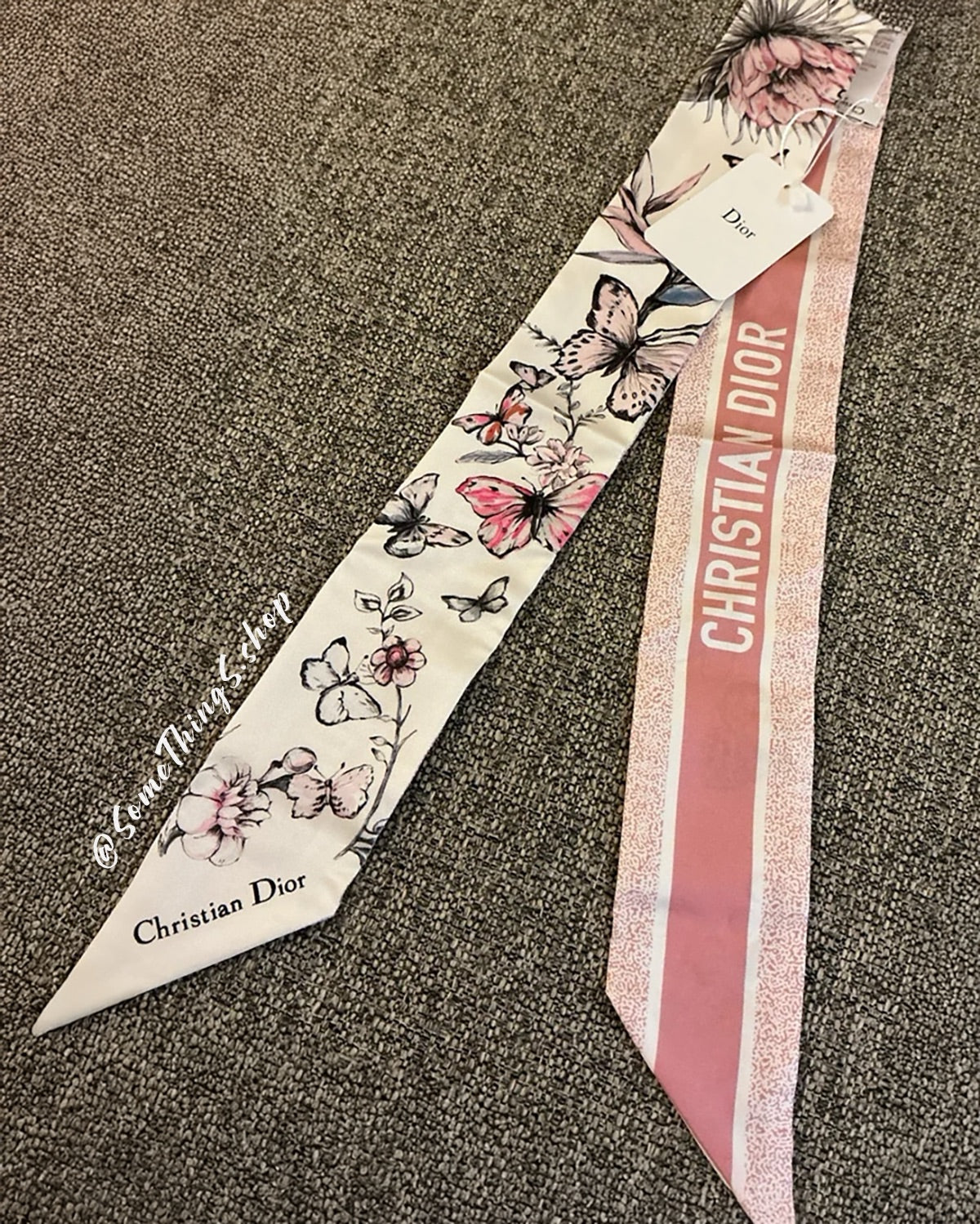 Made in Italy|Christian Dior Women’s Butterfly Around The World silk Mitzah scarf 長條絲巾(附 Dior禮盒 + 紙袋)