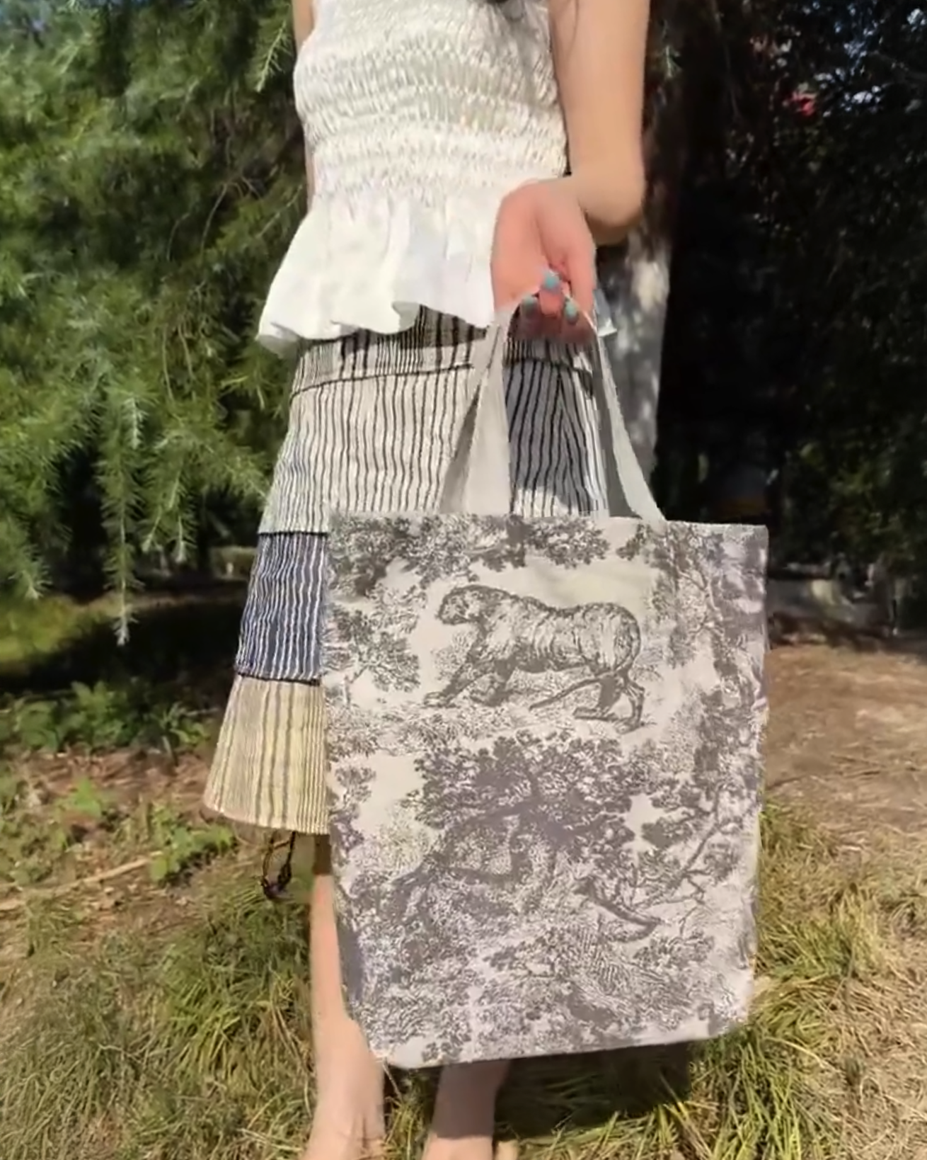 DIOR Beauty Toile de Jouy 法式印花圖騰 tote bag