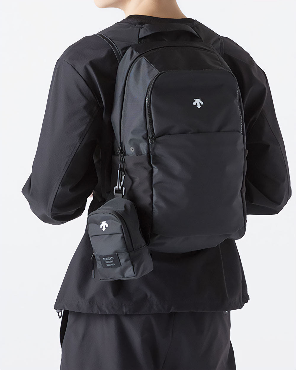 🇰🇷韓國代購 ★日本 Descente unisex Lightweight packable 19L Backpack(附小掛袋 ♡︎ 迷你小背囊)