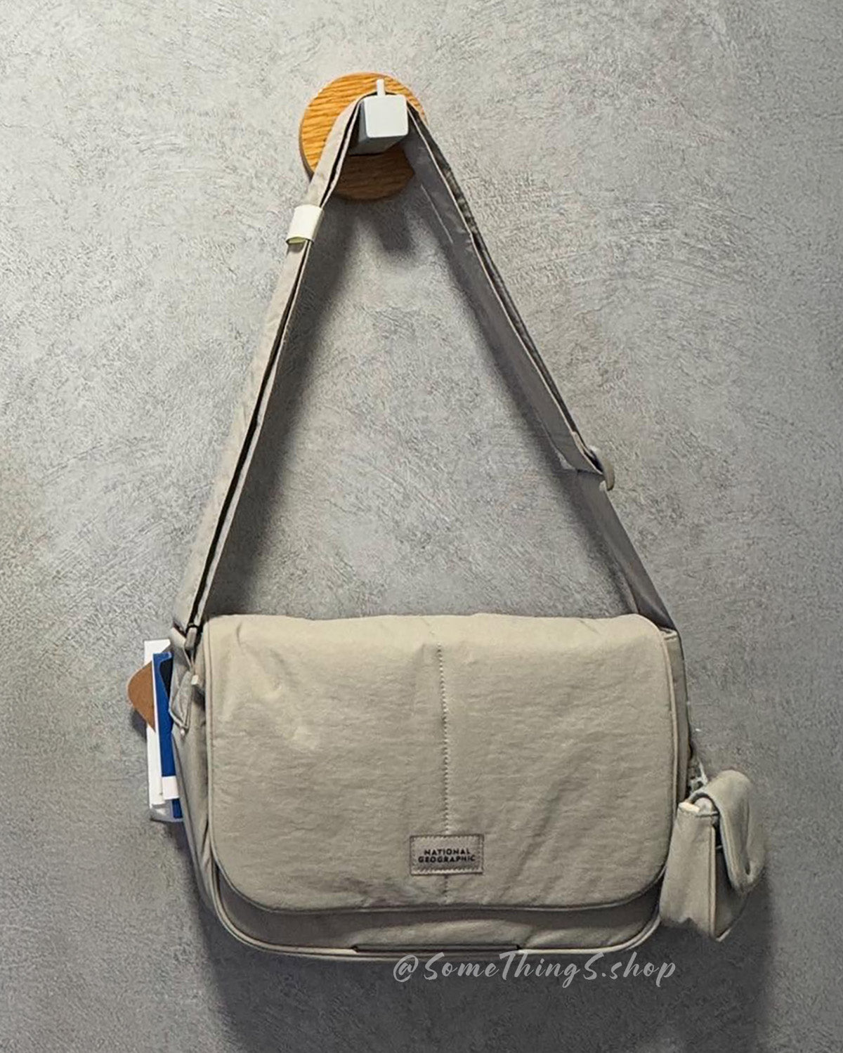 韓國 🇰🇷 National Geographic Lightweight 4L Crossbody Bag《 附送 Multi mini Pouch 》