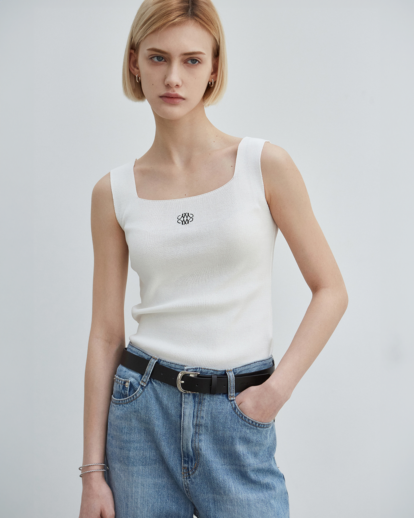 韓國 Nick & Nicole NICOLE SQUARE NECK Sleeveless top|Beige ★ White ★ Black