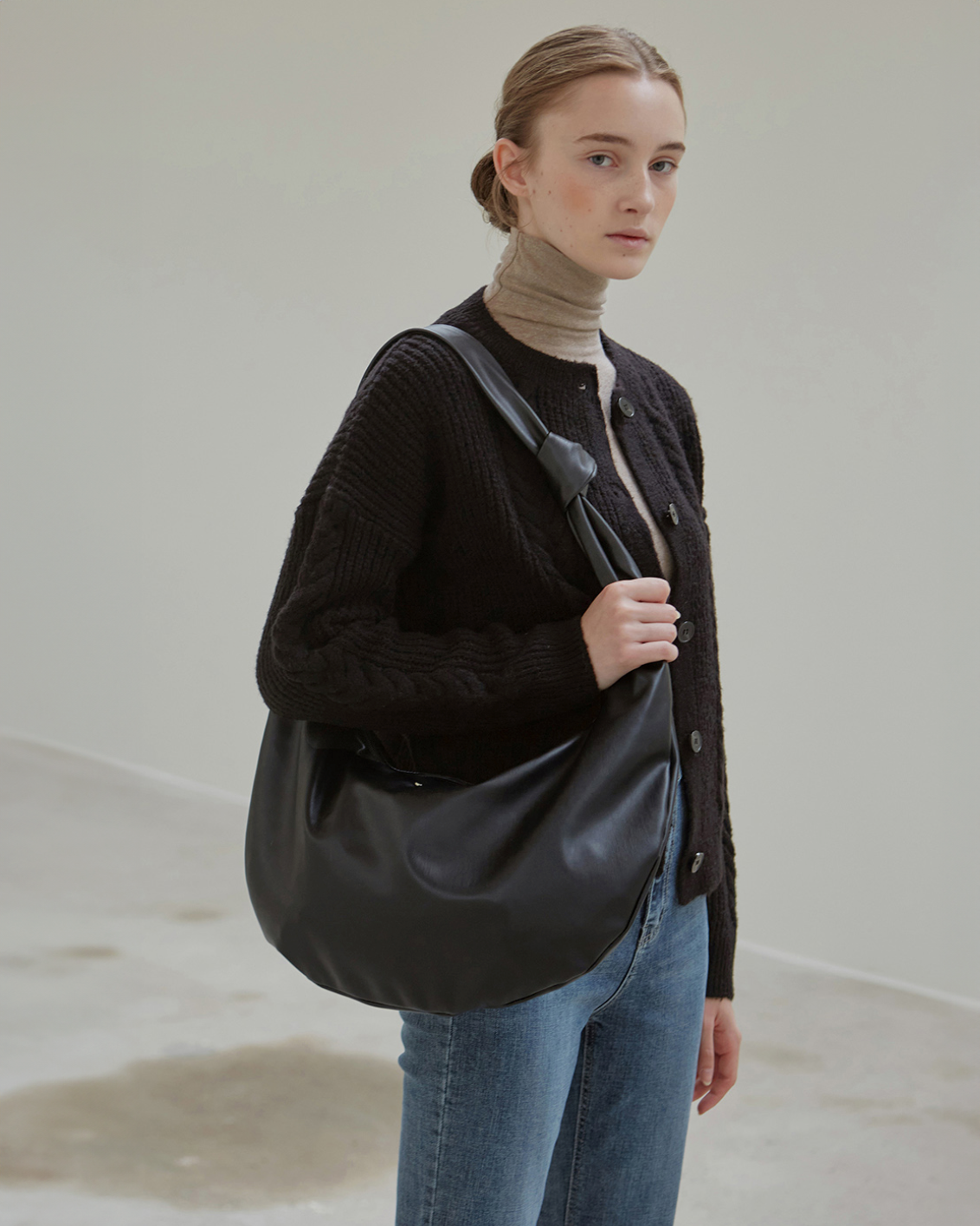 韓國 Nick & Nicole Shoulder Knot bag 2 colors 肩帶打結半月包包