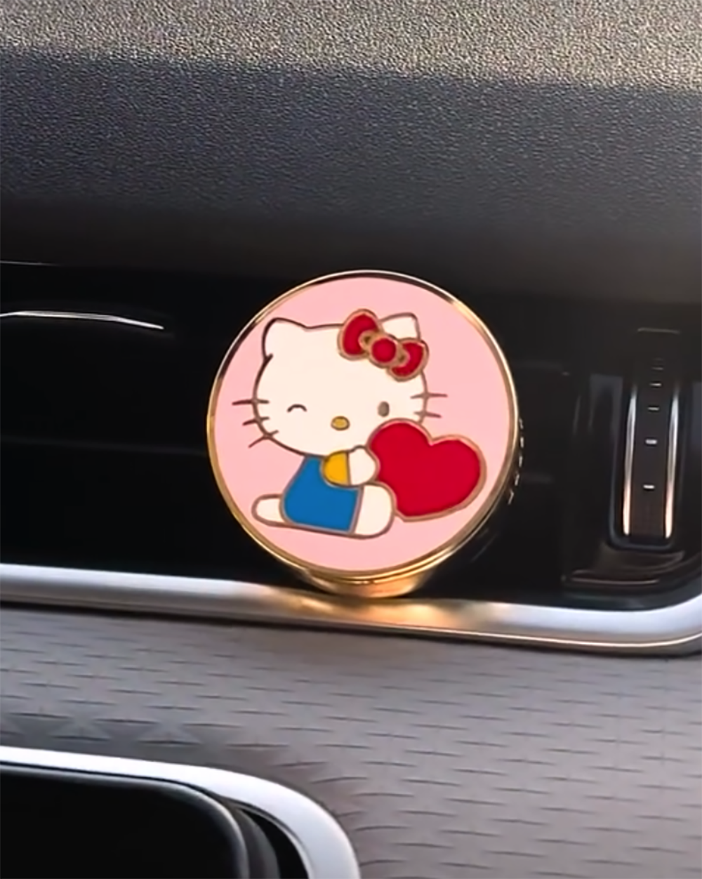 韓國🇰🇷 OHSCENT x Hello Kitty 汽車香薰(附2個 芯片)