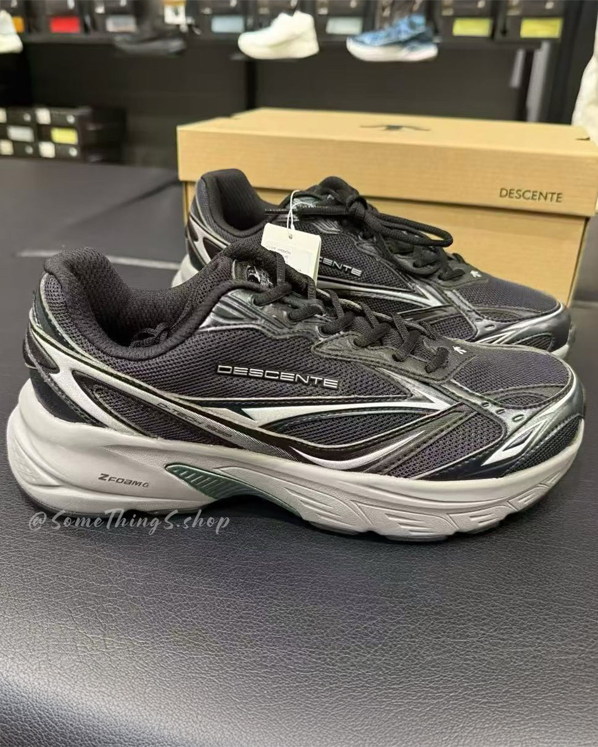 🇰🇷韓國代購 ★日本 Descente Hypernova Black Unisex 復古老爹 慢跑鞋|Deep Black