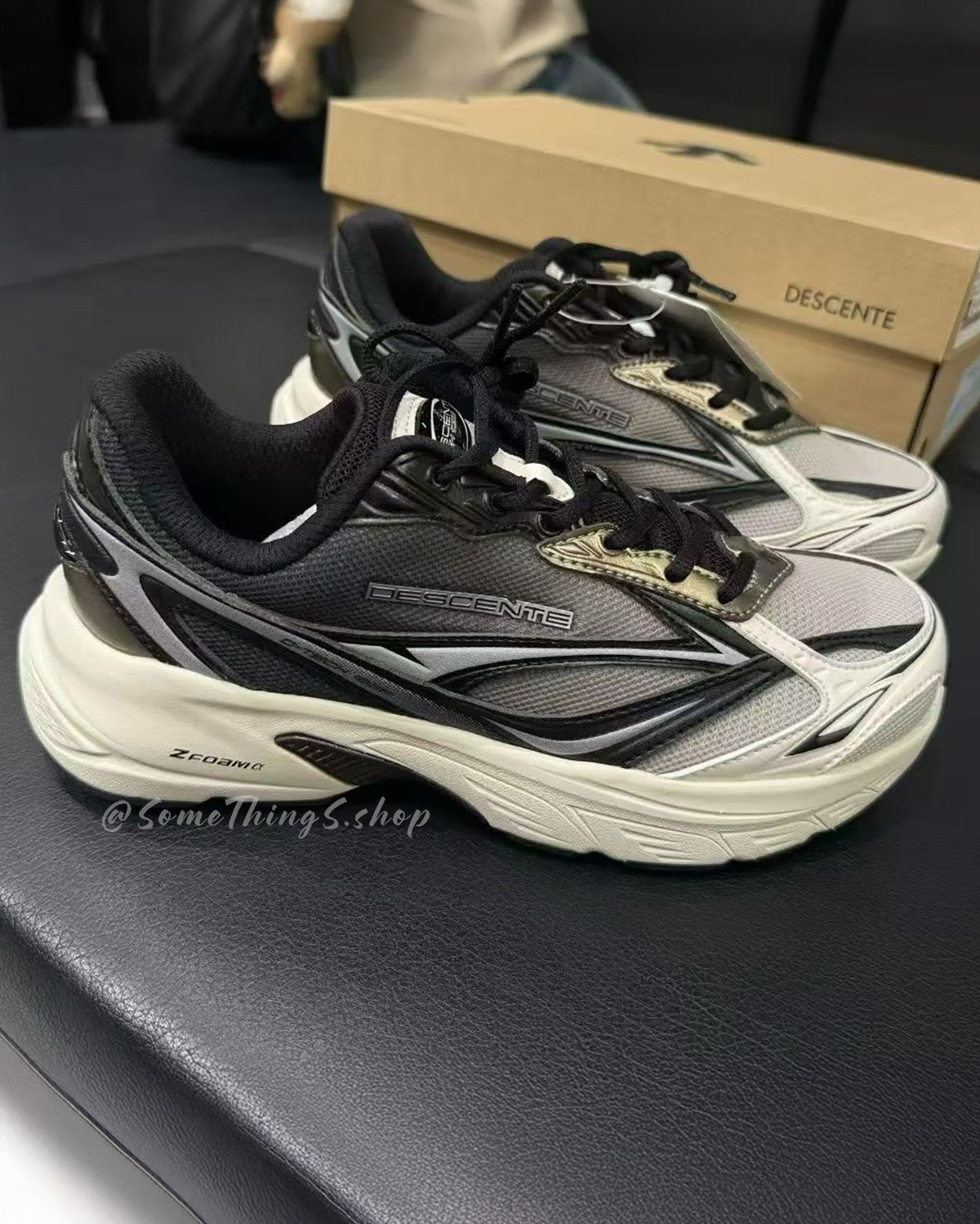 🇰🇷韓國代購 ★日本 Descente Hypernova Black Unisex 復古老爹 慢跑鞋|Monochrome