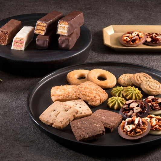 FOUCHER Paris Amand Roit almond biscuits tin box gift pack