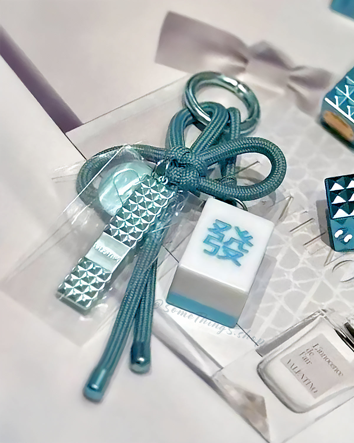 Valentino Beauty Blue Spike Collection ★ 新作 ★ 淺藍色 發財如意結吊飾 鎖匙扣 《2026 限量版》