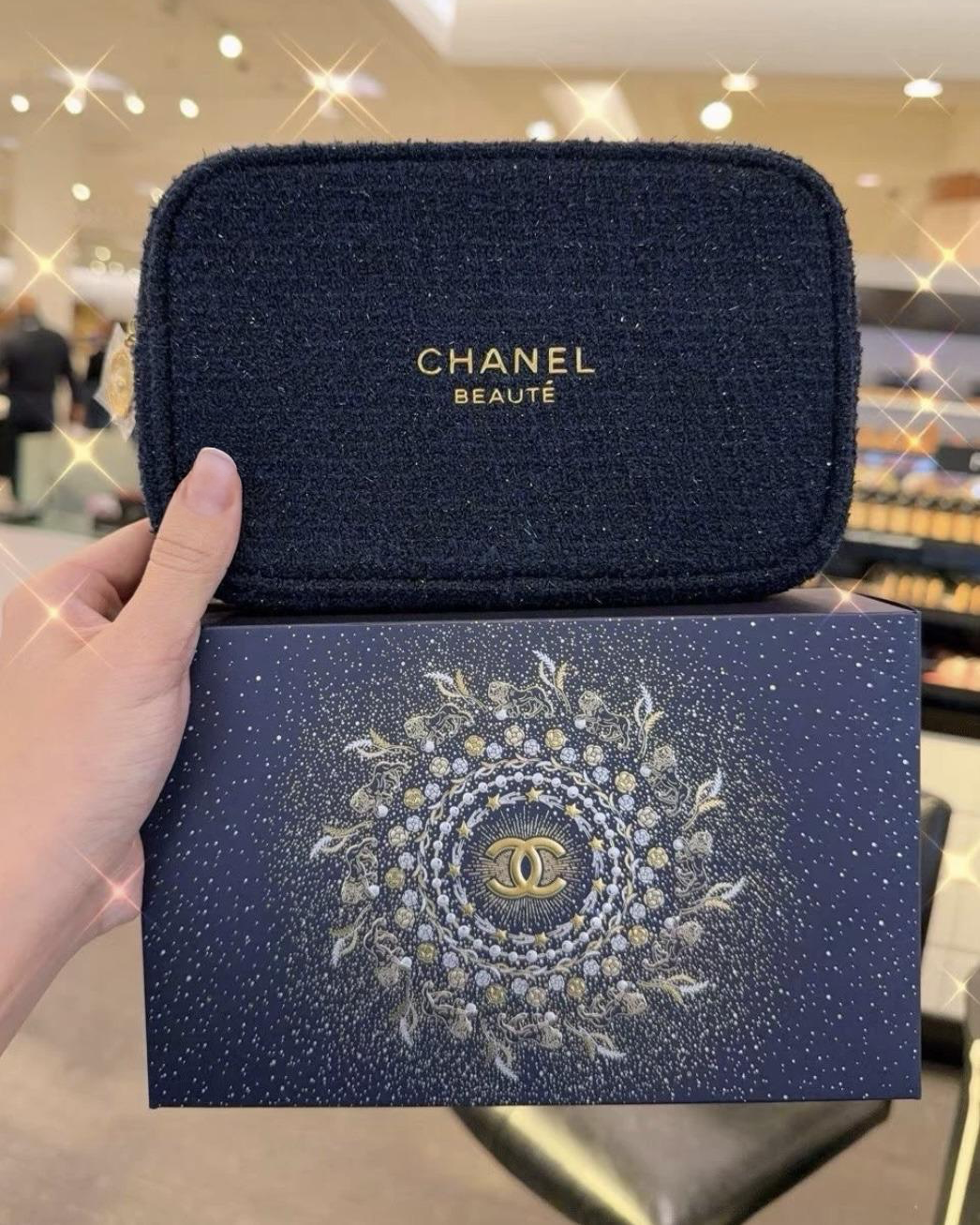 Chanel Beauty Coveted essentials Holiday 2025 Navy blue Makeup Tweed pouch（附藍色原裝盒）｜聖誕限量版