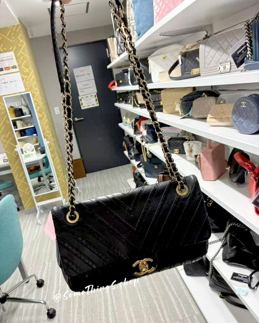 【日本🇯🇵 中古二手】Chanel Chevron Classic Flap Leather crossbody bag｜正版正貨