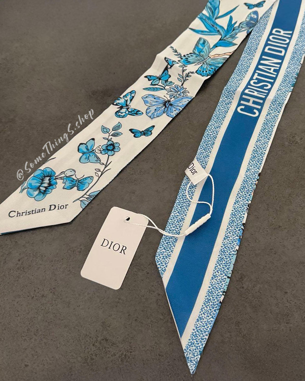 Christian Dior バタフライ アラウンド ザ ワールド スカーフ Dior Butterfly Around the World 90 Square Scarf