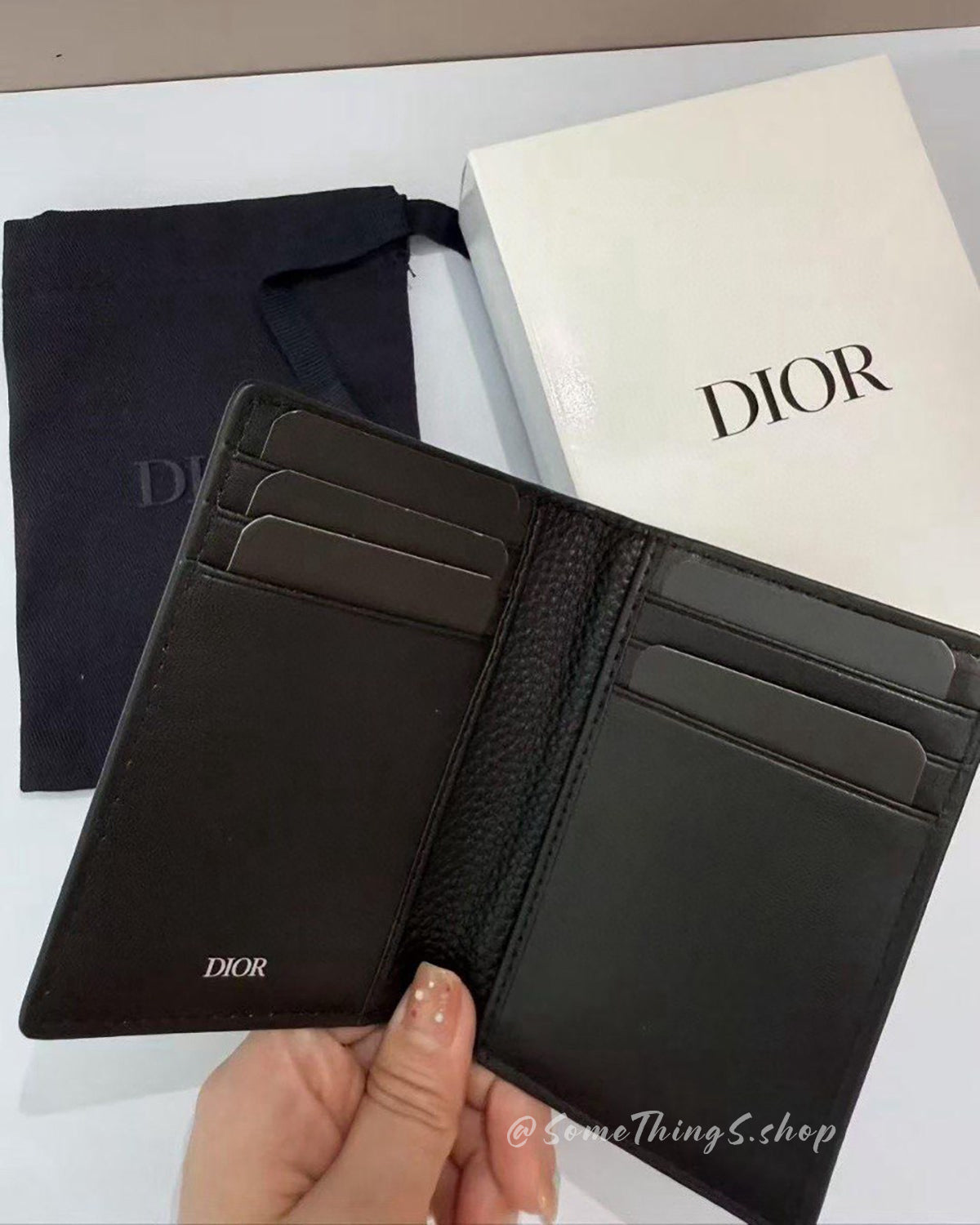 【 專櫃正品 】DIOR CD Icon Vertical Bifold Card Holder 卡片套｜VIP積分贈品 • 售完即止