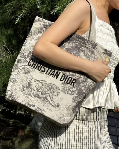 DIOR Beauty Toile de Jouy 法式印花圖騰 tote bag