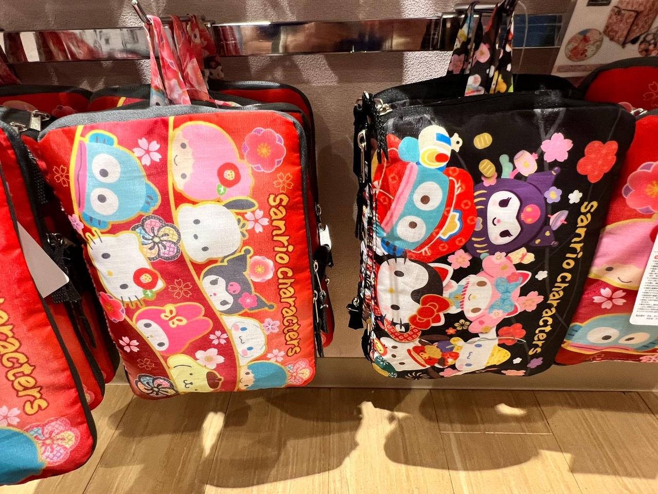 日本 Sanrio 摺疊式旅行袋 可套旅行喼柄