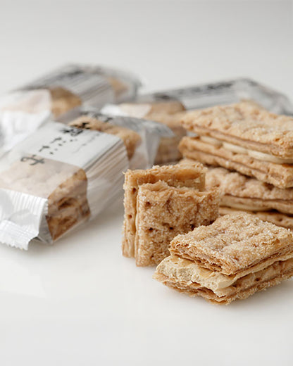 日本 北海道 六花亭｜ Cappuccino 糖霜牛油夾心千層酥