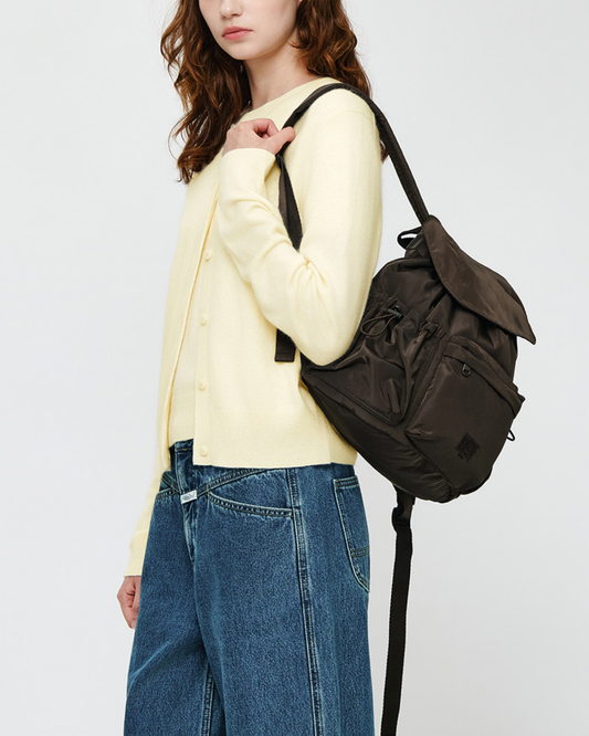 韓國 🇰🇷 Marithe François Girbaud Classic Logo Flap Backpack｜經典 Logo 翻蓋多口袋背囊