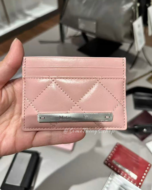 韓國 🇰🇷 Matin Kim Puff Quilt Short metal Logo Wallet  100% 牛皮 皮革 菱格紋絎縫 短版金屬 Logo 卡片包