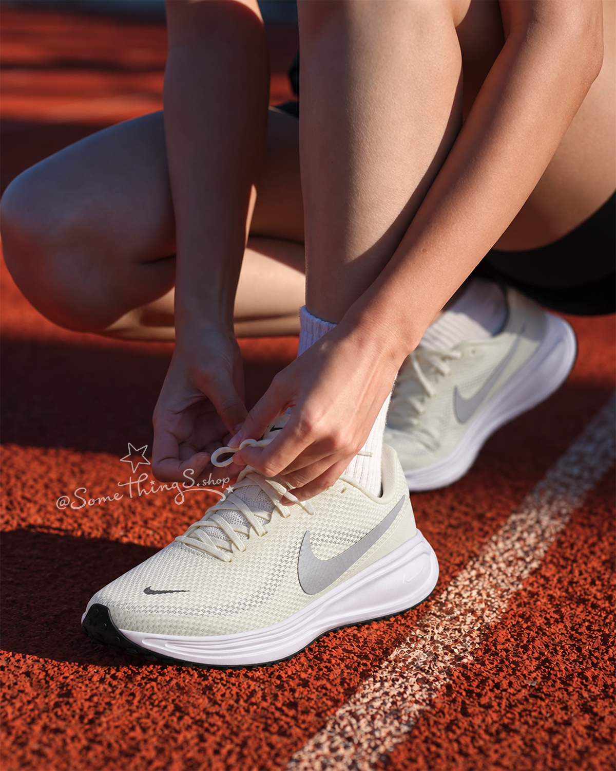 韓國 🇰🇷 Nike W Revolution 8 女裝 緩震慢跑鞋｜Sail Metallic Silver 米白銀色
