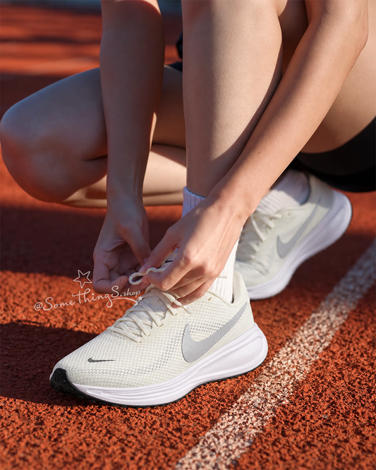 韓國 🇰🇷 Nike W Revolution 8 女裝 緩震慢跑鞋｜Sail Metallic Silver 米白銀色