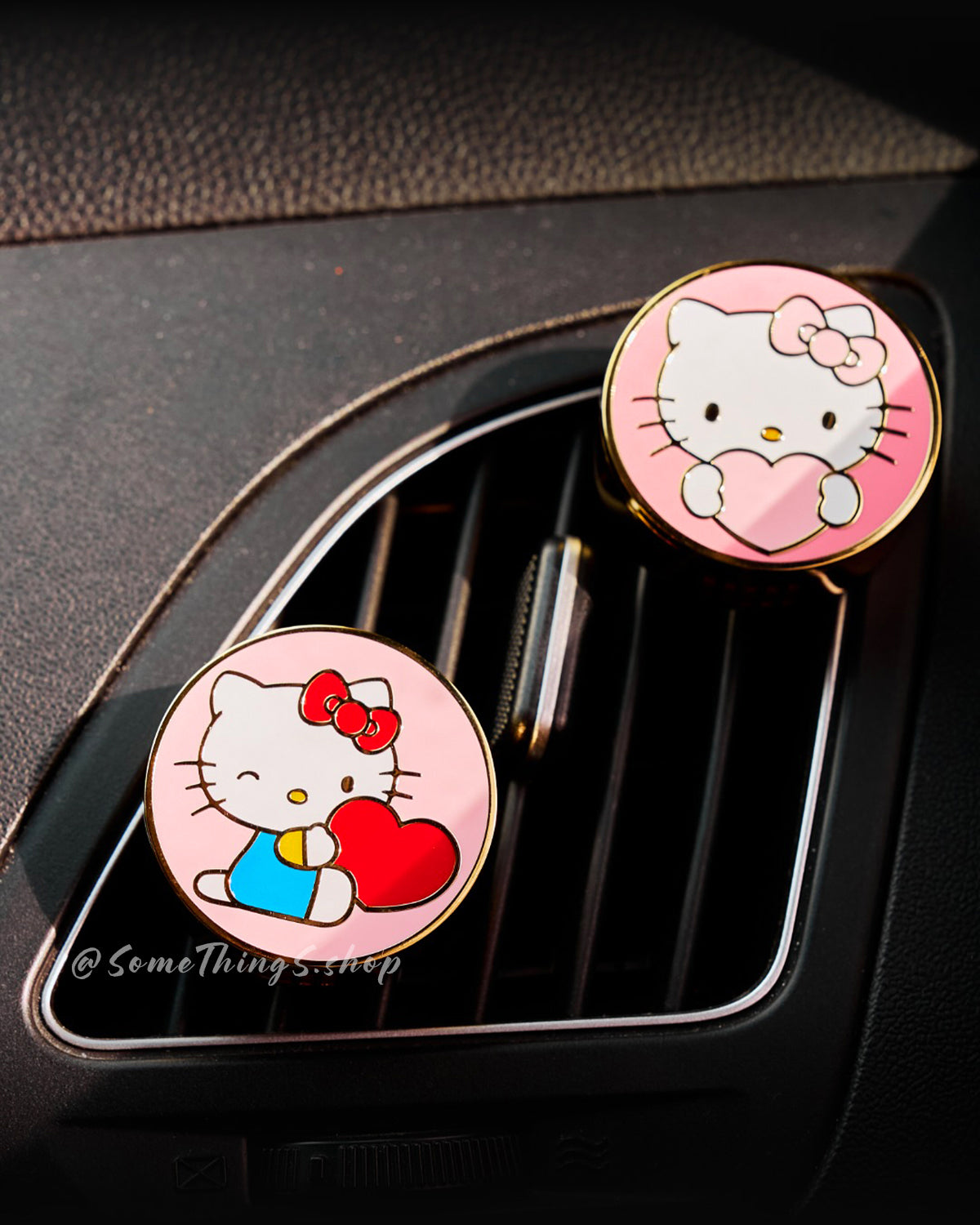 韓國🇰🇷 OHSCENT x Hello Kitty 汽車香薰｜附2個 芯片 ❤︎ 香味隨機出貨